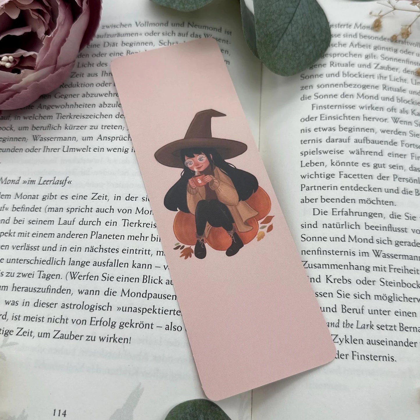 Hexen Lesezeichen mit Kürbis und Kaffee | Cozy Fantasy Herbst