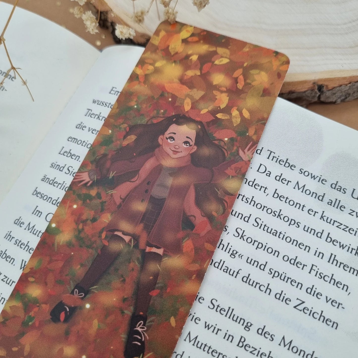 Herbst Lesezeichen - Illustration mit Blättern und warmen Farben