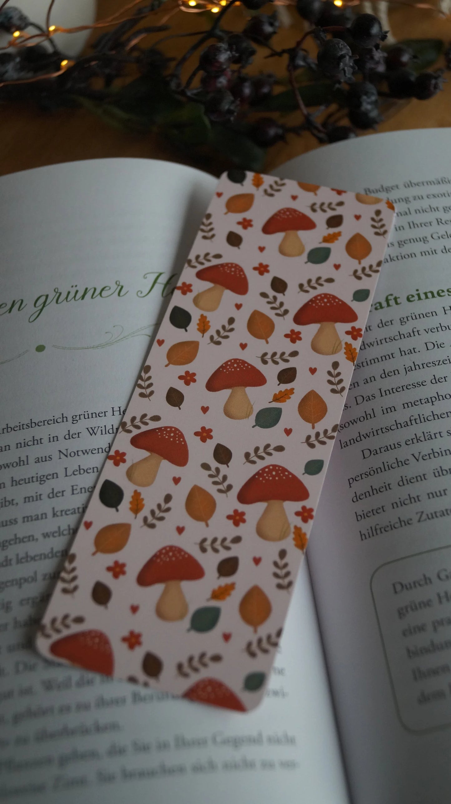 Herbst Lesezeichen mit Pilzen und Blättern - Hygge Deko für Bücherfreunde