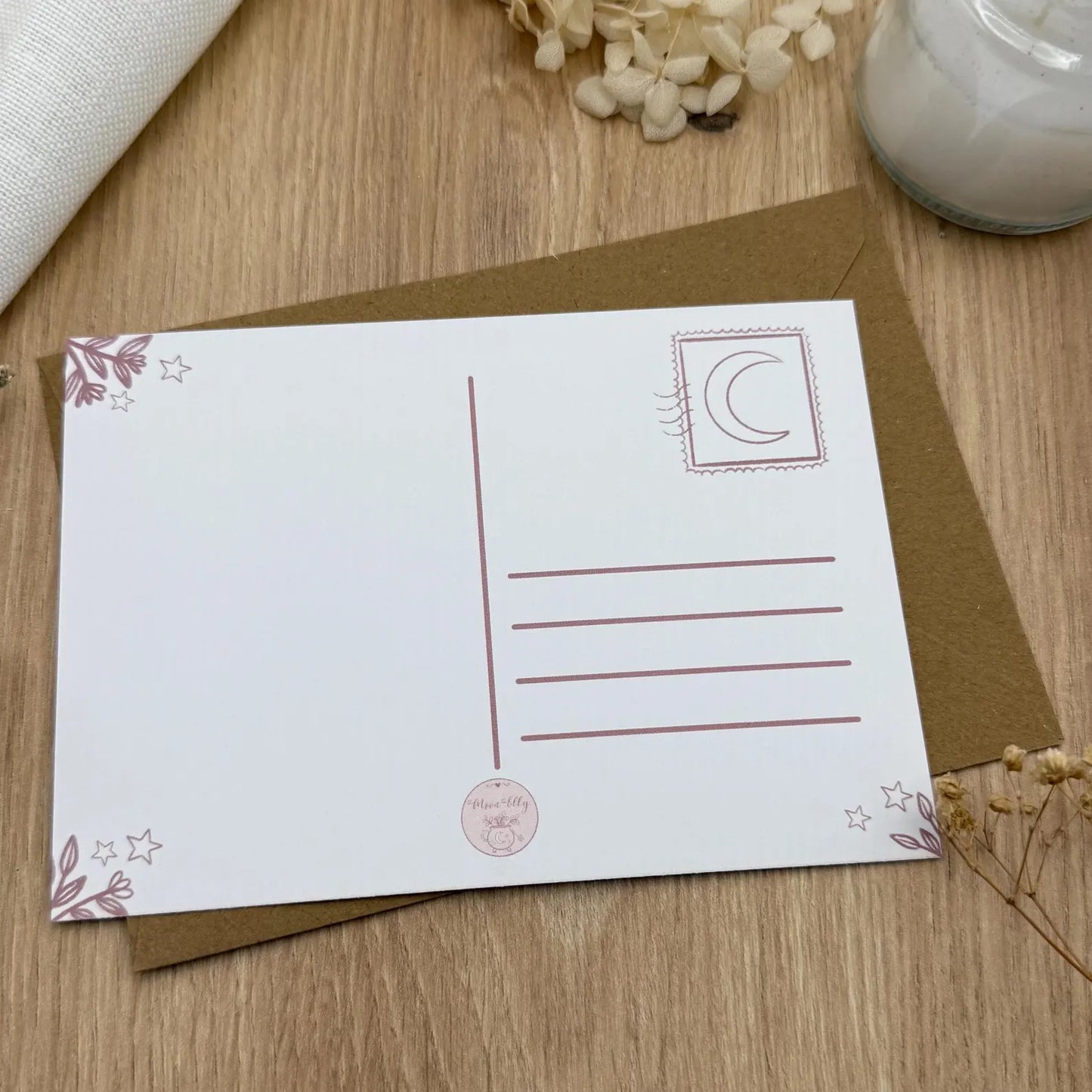 Postkarte Hexe mit Buch – Witchy Illustration für Ruhe & Achtsamkeit | Magische Karte für Booklover