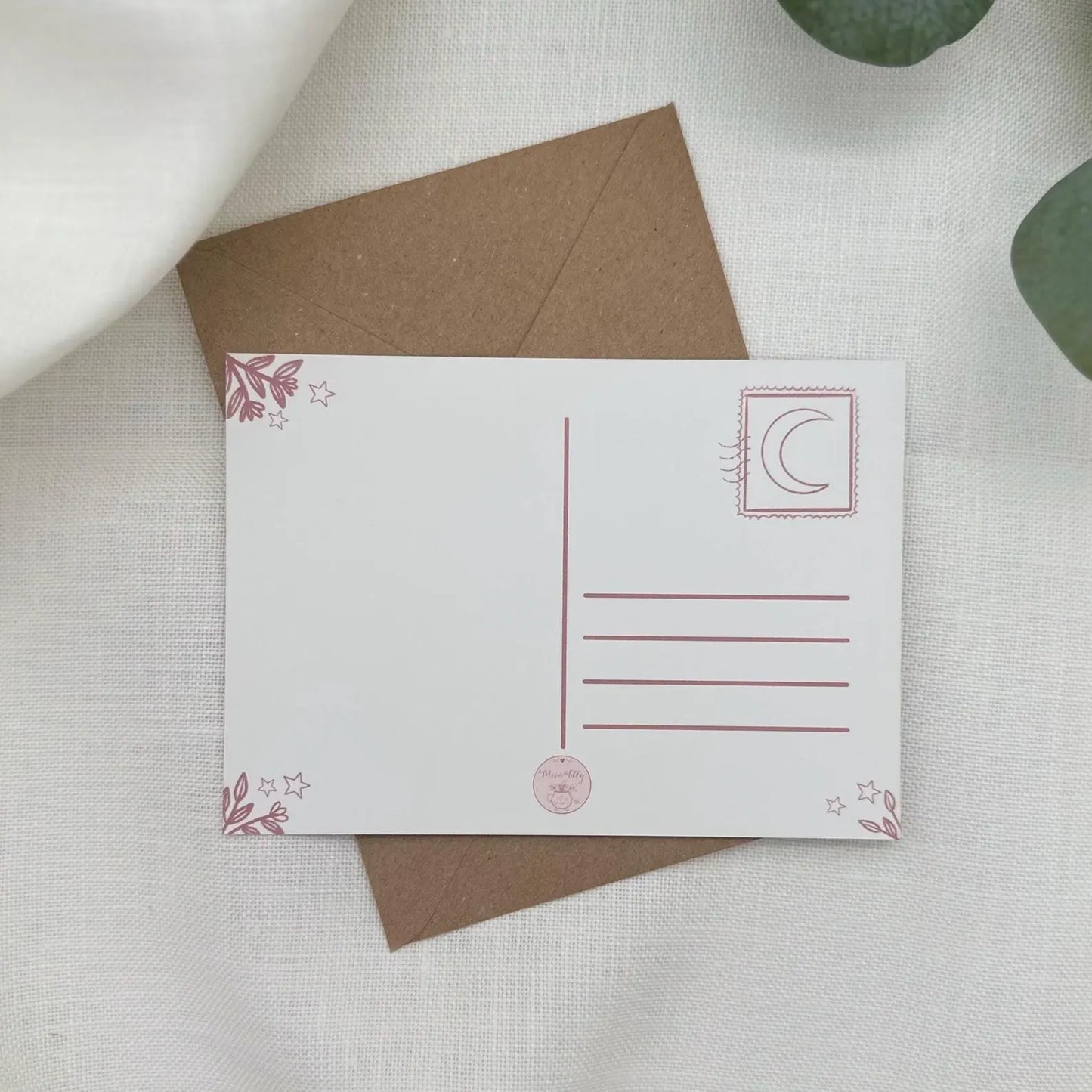 Postkarte Yoga Hexe in der Natur - Achtsamkeit Illustration DIN A6 - Magische Selfcare mit Wald und Balance - Geschenk für Yoginis