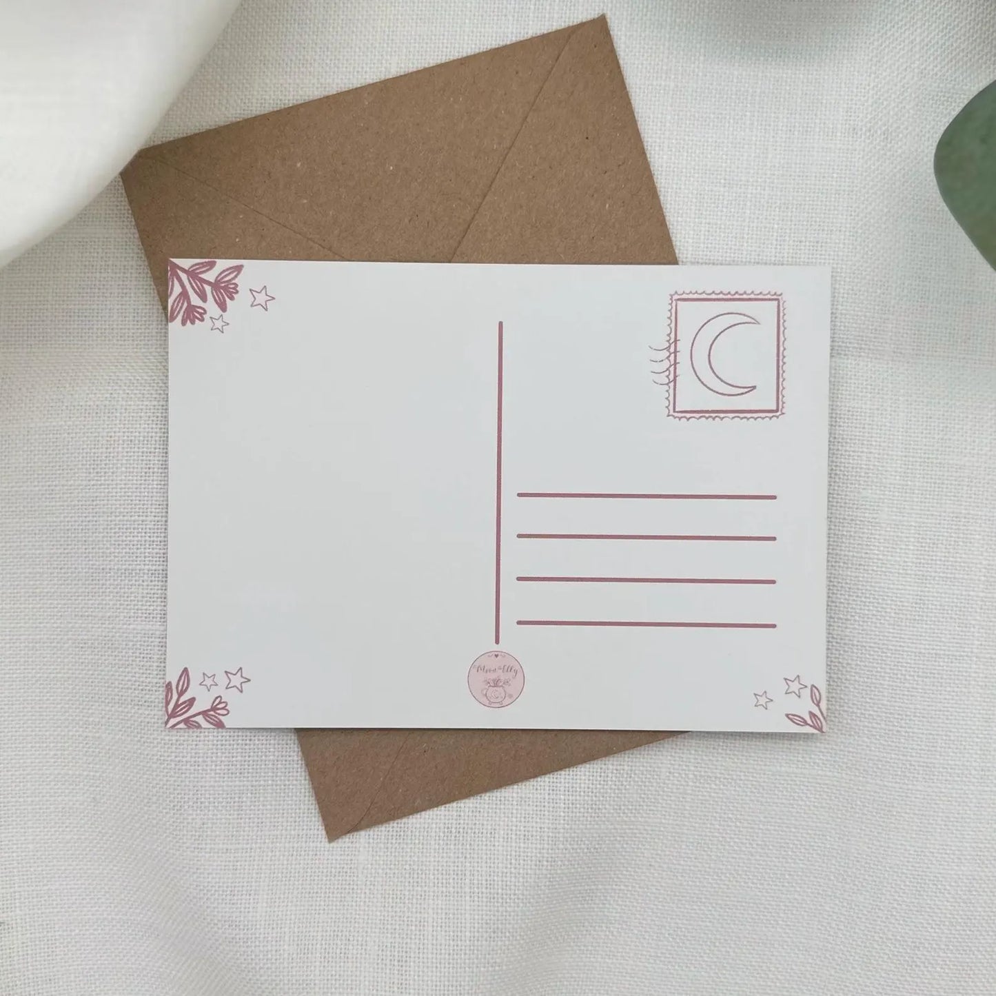 Magische Nähstunde- Postkarte mit Hexe an der Nähmaschine