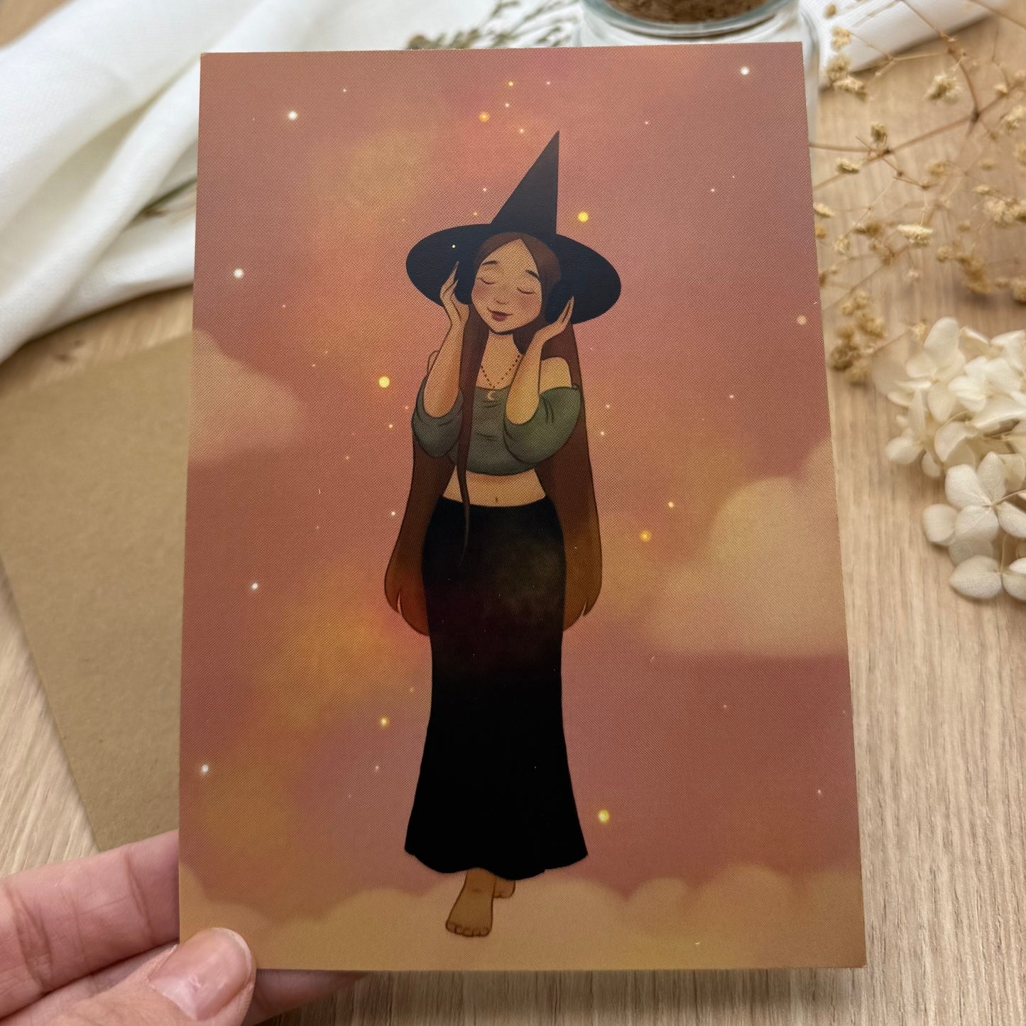 Magische Hexen Postkarte – Witchy Illustration im Sternenhimmel – Spirituelle Hexe – Witch Aesthetic Art – Musik Liebe