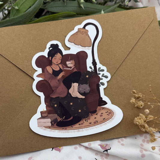 Cozy Reading Witch Sticker – Lesende Hexe mit Katze und Tee | Cottagecore Vinyl Sticker für Buchliebhaber