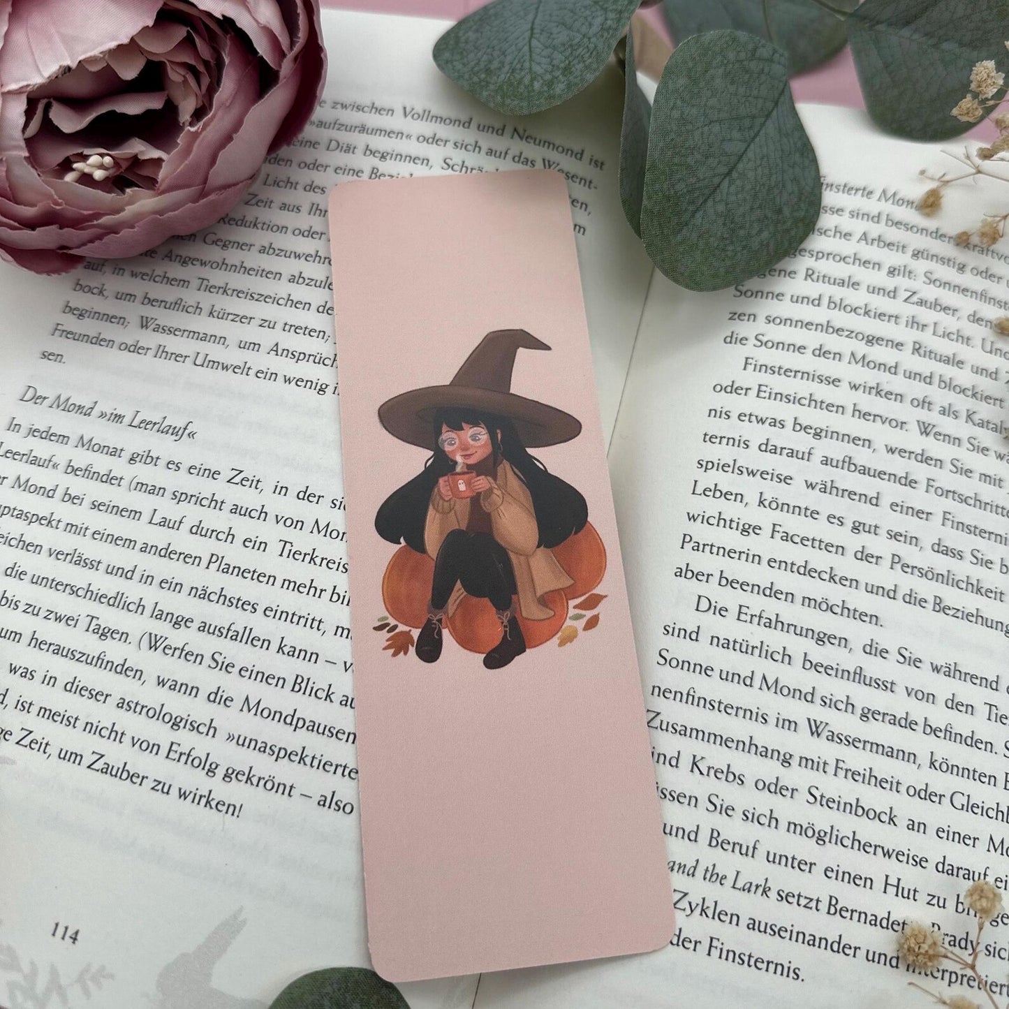 Hexen Lesezeichen mit Kürbis und Kaffee | Cozy Fantasy Herbst