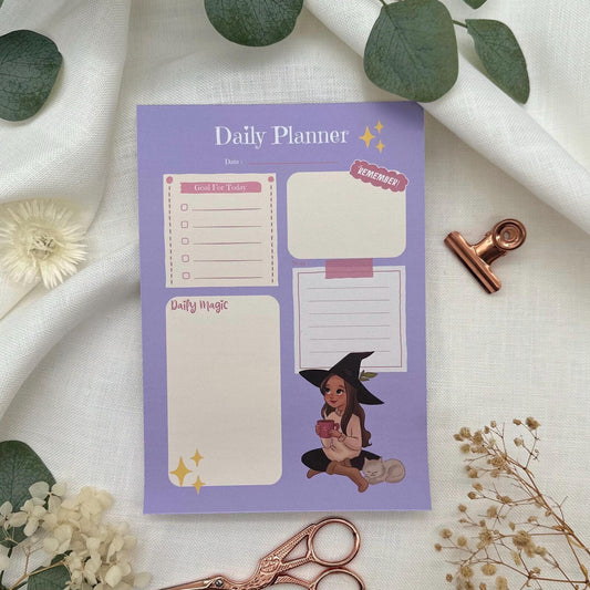Daily Planner A5 Notizblock – To-Do Liste & Tagesplanung mit Hexe | Magischer Schreibblock für Alltag und Selfcare