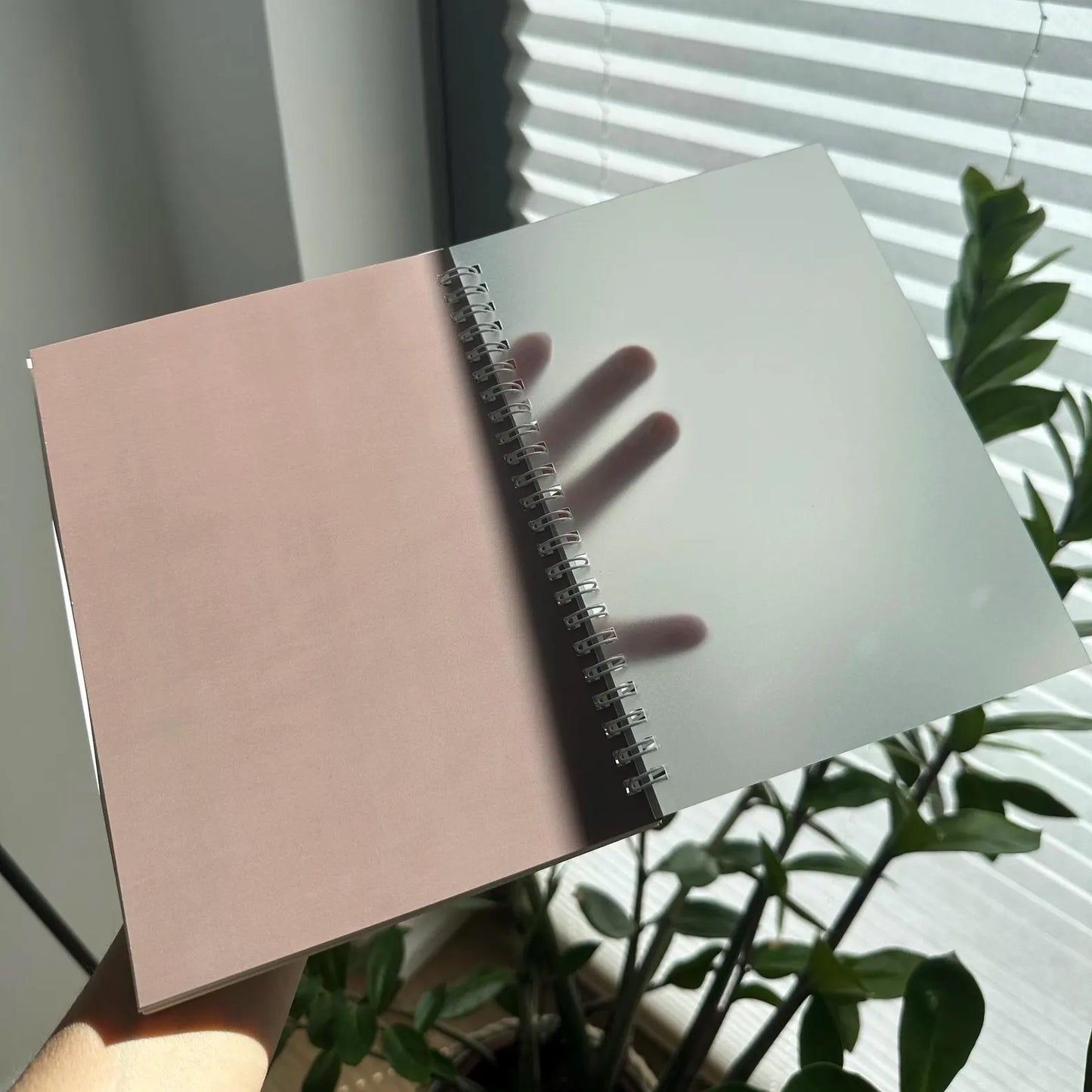 Notizbuch A5 Ringbuch – Witchy Journal mit Café Illustration | Magisches Hexen Notizbuch für Booklover