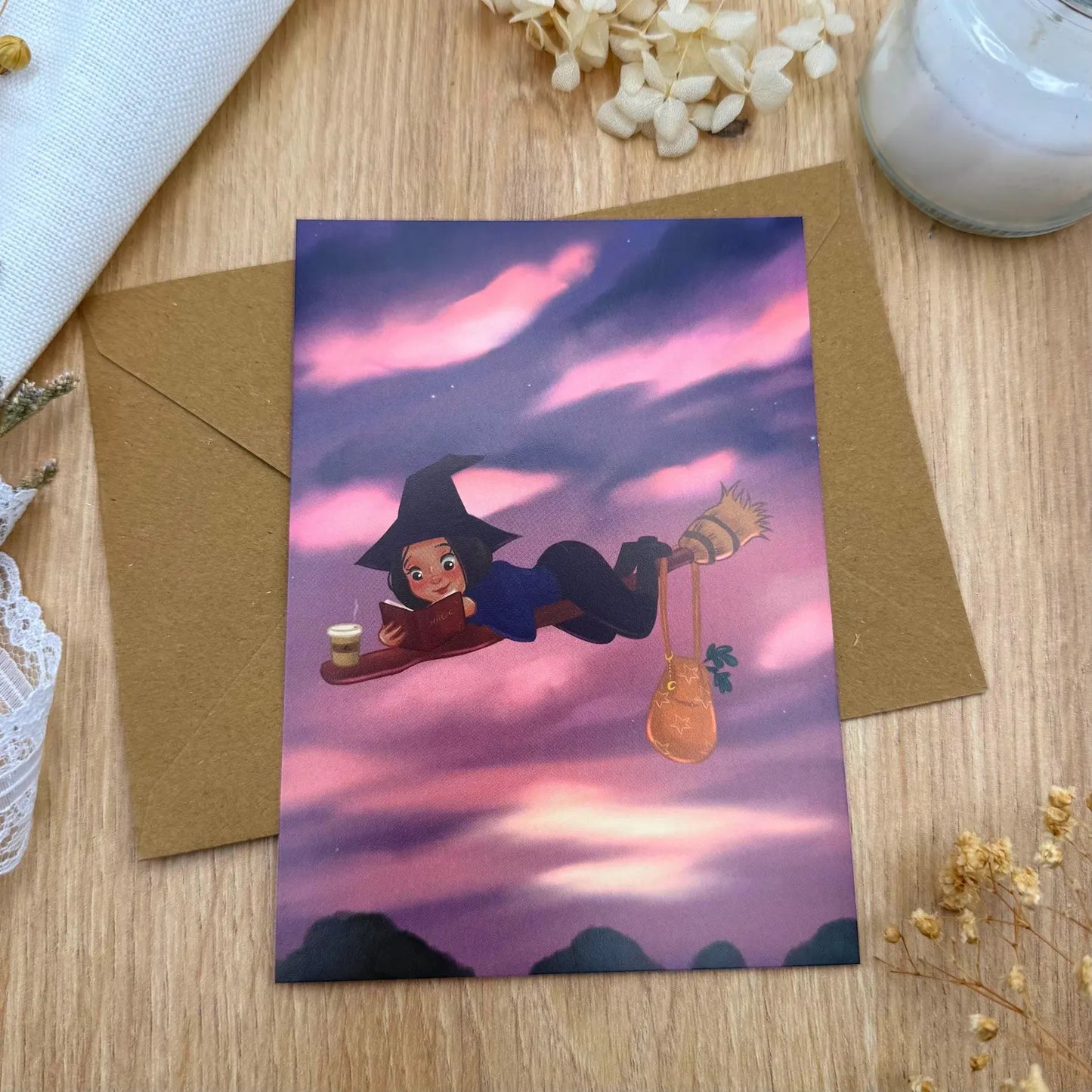 Hexe macht Kaffeepause mit Buch- Postkarte DIN A6