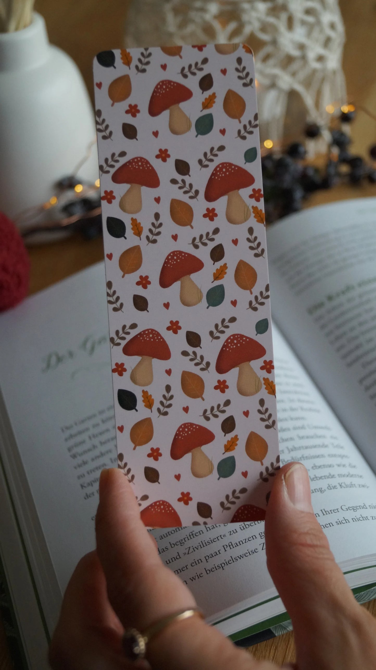 Herbst Lesezeichen mit Pilzen und Blättern - Hygge Deko für Bücherfreunde