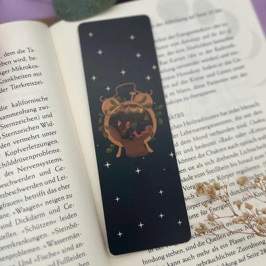 Lesezeichen Hexe im Wecker – Magische Illustration für Bücherliebhaber | Witchy Geschenk für Leseratten