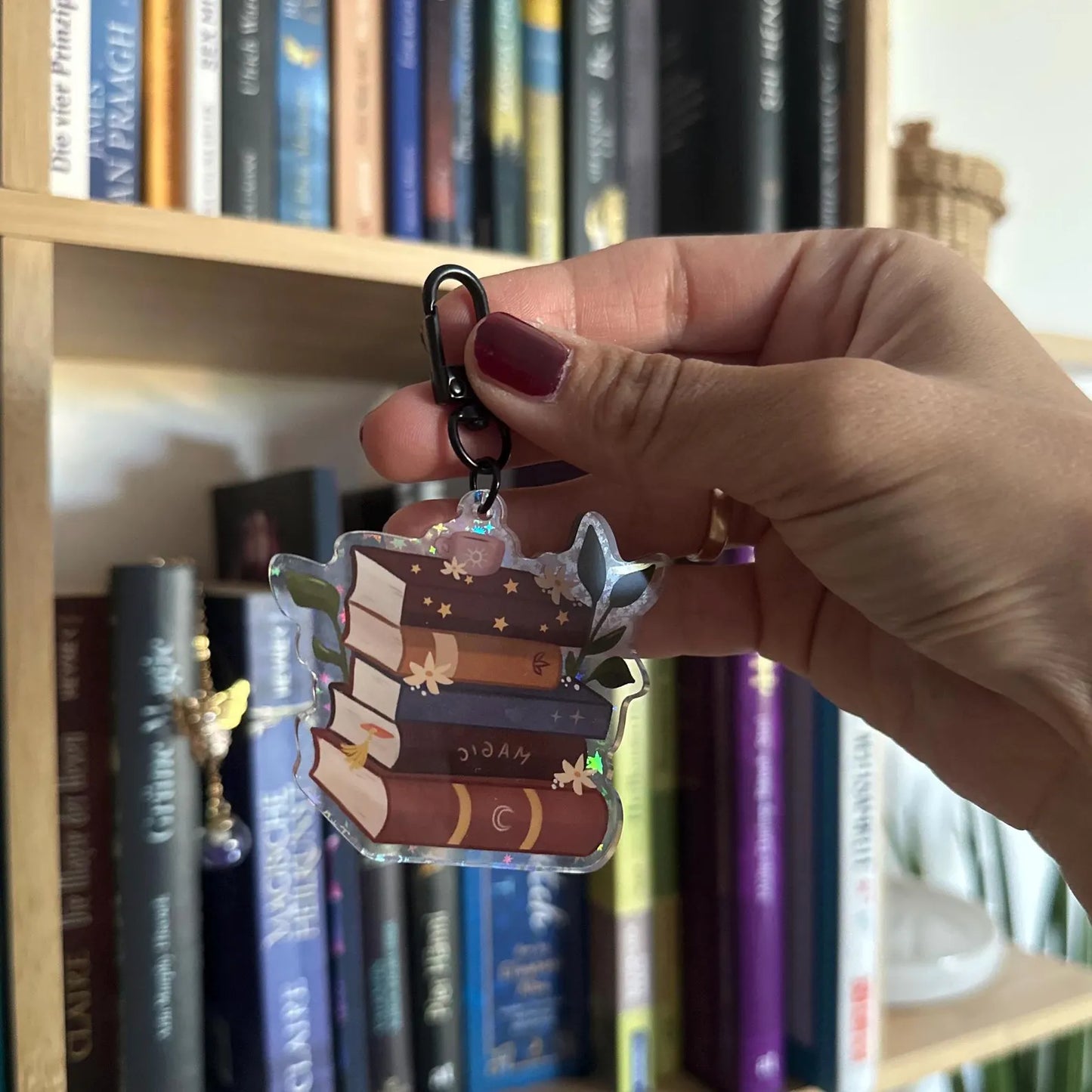 Bücher- Schlüsselanhänger mit Glitzer- Geschenk für Leseratten und Booknerds