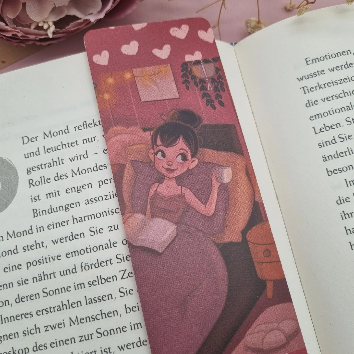 Lesezeichen Leseglück- Selfcare beim Lesen | Illustration mit warmen Farben