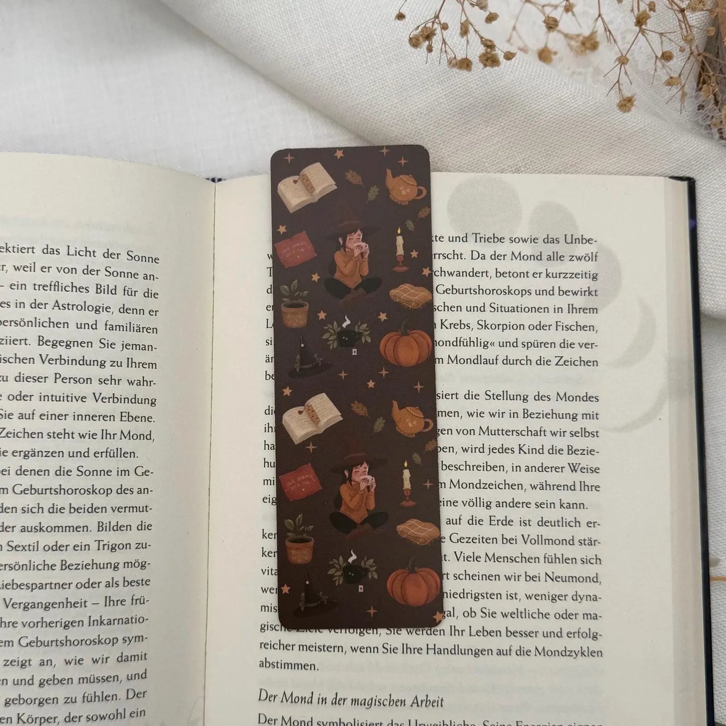 Herbstliches Hexen-Lesezeichen – Cozy Witchy Bookmark