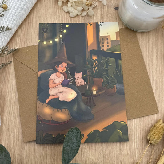Postkarte „Hexenabend auf dem Balkon“ – Magisches Lese-Motiv mit Katze, A6